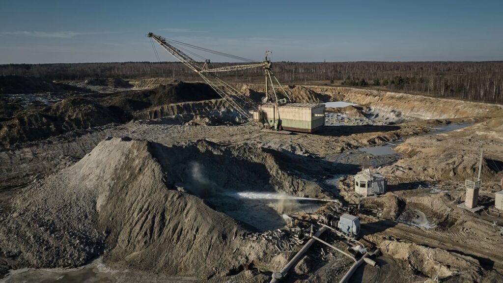 Ukraina marrëveshje me SHBA për mineralet e rralla, pritet nënshkrimi 